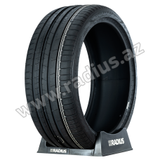 Pzero Luxury Saloon 275/35 R22 